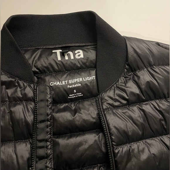 Aritzia TNA Chalet Super Light Packable Puffer Jacket - Picture 3 of 3